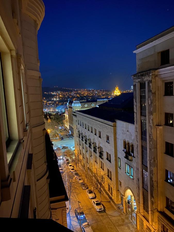 Parliament On Rustaveli Studio Tbilisi Luaran gambar