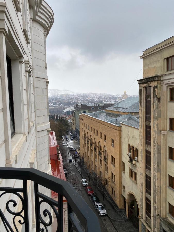 Parliament On Rustaveli Studio Tbilisi Luaran gambar