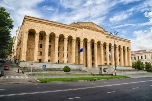 Parliament On Rustaveli Studio Tbilisi Luaran gambar